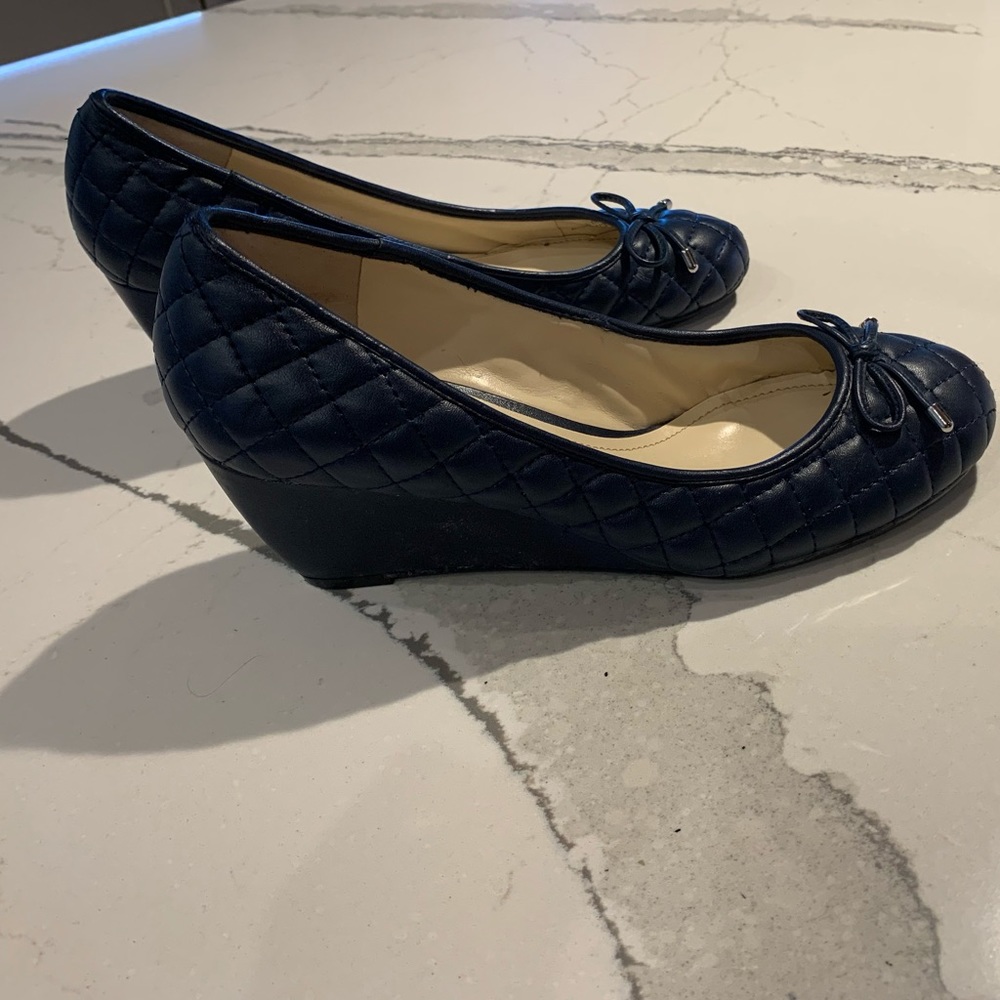 BCBGeneration Navy Quilted Wedges 8
